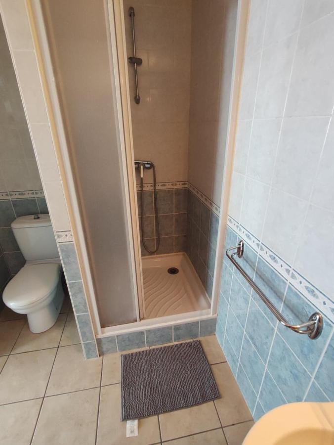 Studio 2 Personnes En Centre Ville Saint-Pierre-de-Plesguen Eksteriør bilde